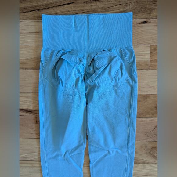 New Halara Seamless Leggings Size Medium - Picture 8 of 10